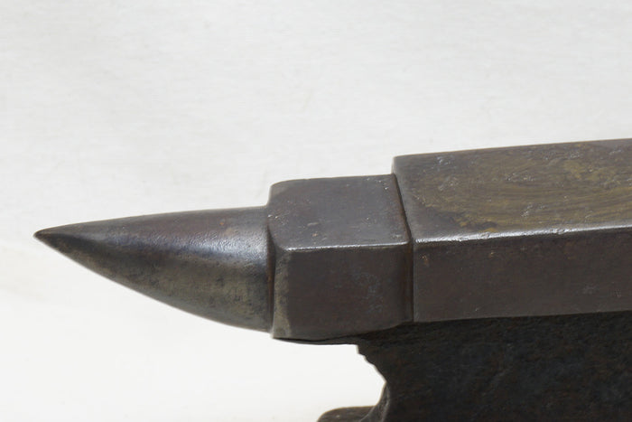 BEAUTIFUL HANDFORGED RAILROAD TRACK ANVIL WITH 'HOT CUT'