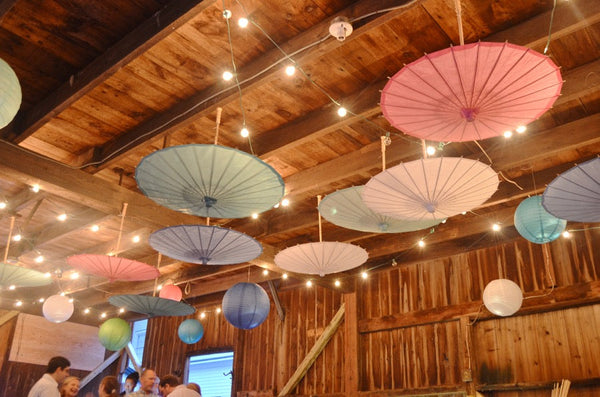 32 Inch Wedding White Paper Parasol Umbrellas with Long Elegant Handle - LunaBazaar.com - Discover.Decorate. Celebrate.
