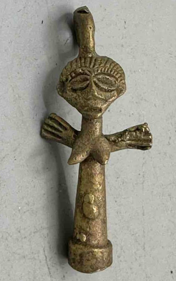 Set of 12 Small Brass Akwaba Woman Pendant - Ghana - view 5