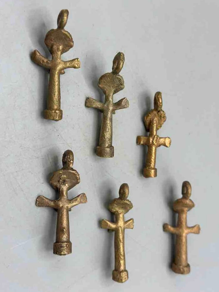 Set of 6 Small Brass Akwaba Woman Pendant - Ghana - view 3